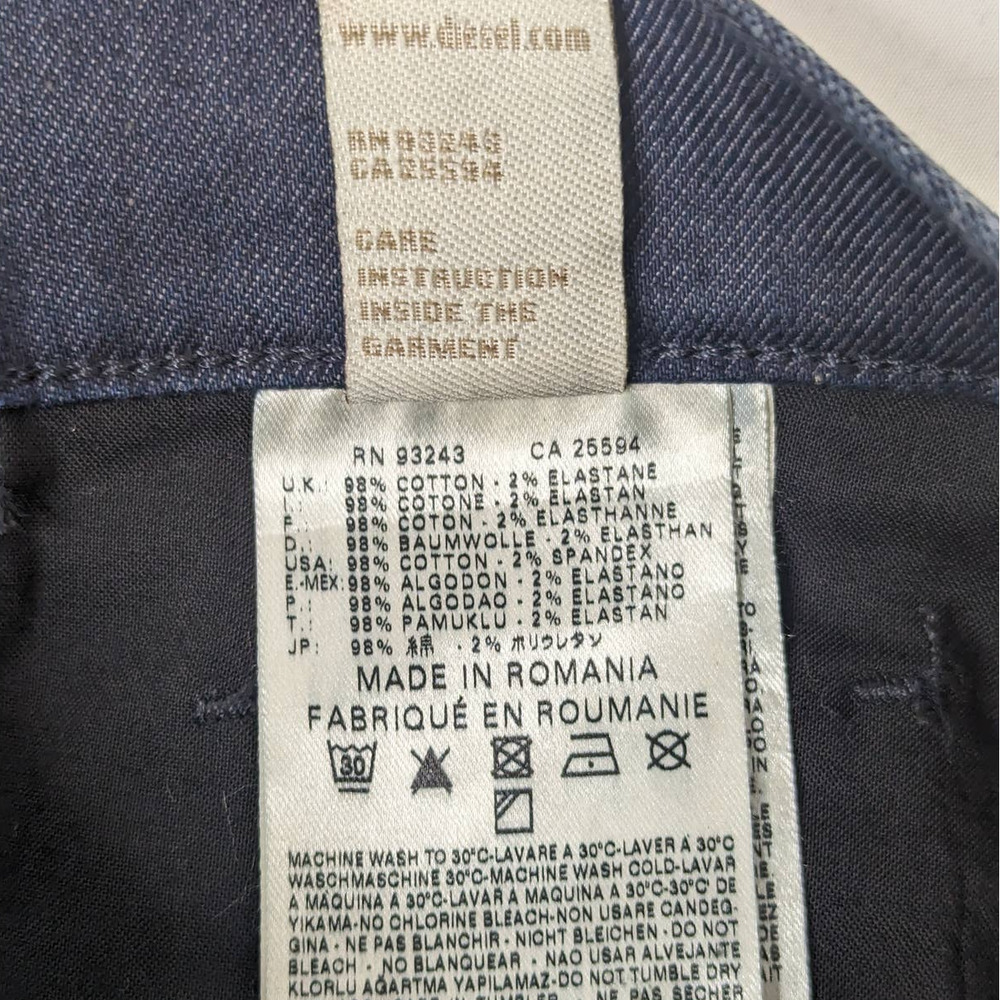 NWT DIESEL Livy Super Slim Straight Dark Wash Stretch 00CNZ7 24x32 Womens Jeans - Picture 7 of 7